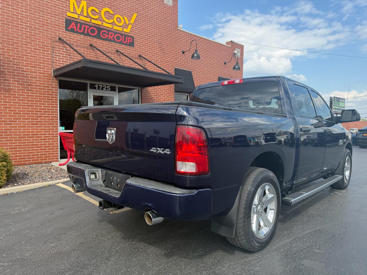 RAM 1500 4WD Crew Cab 140.5" Express 2013