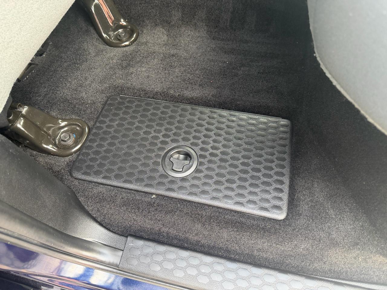 RAM 1500 4WD Crew Cab 140.5" Express 2013