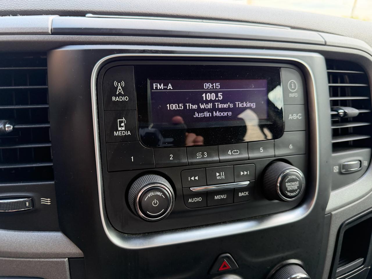 RAM 1500 4WD Crew Cab 140.5" Express 2013