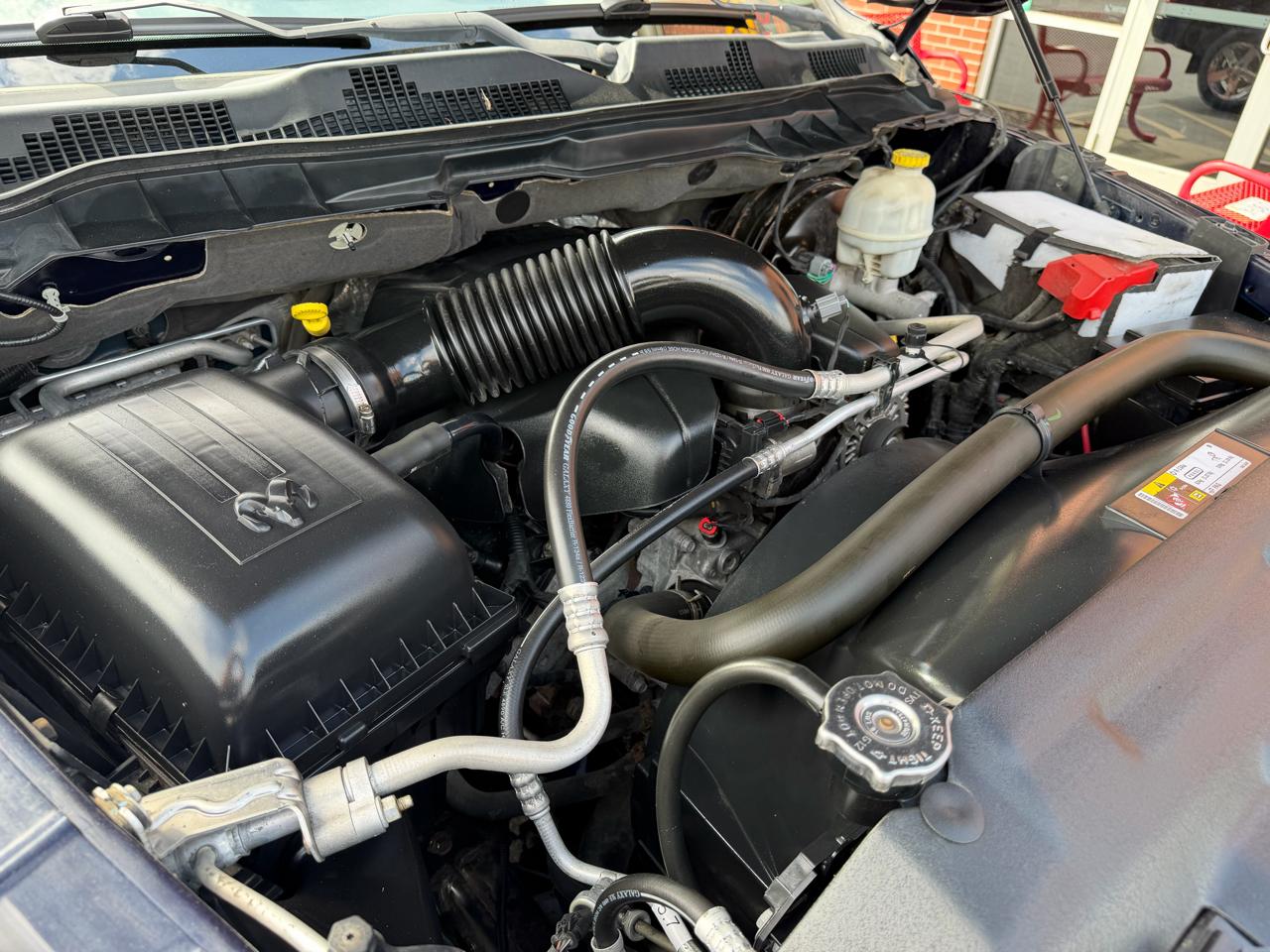 RAM 1500 4WD Crew Cab 140.5" Express 2013