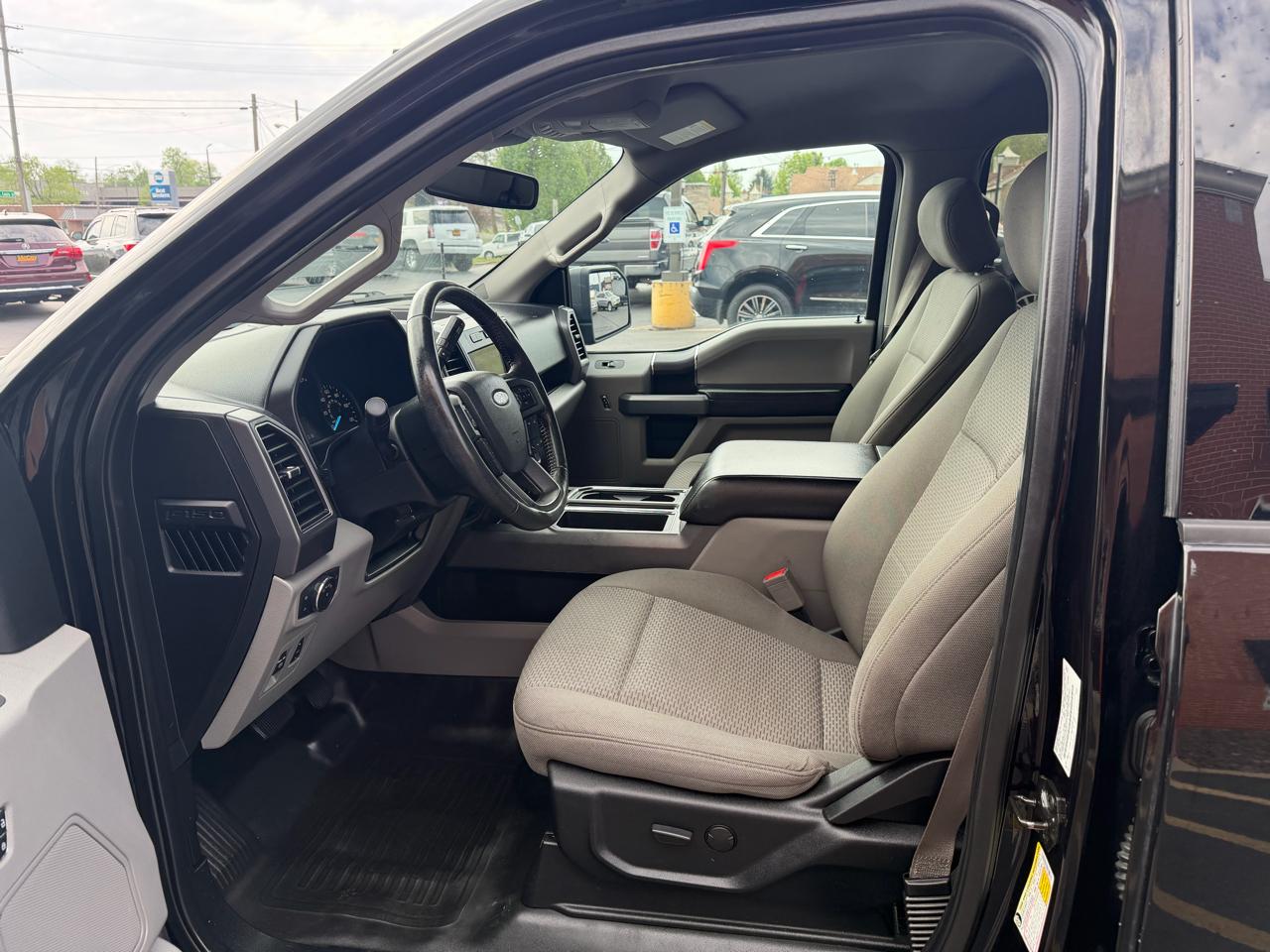 Ford F-150 XLT SuperCrew 4WD 2019