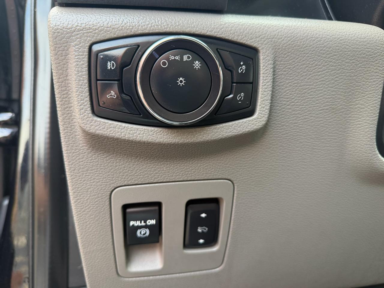 Ford F-150 XLT SuperCrew 4WD 2019