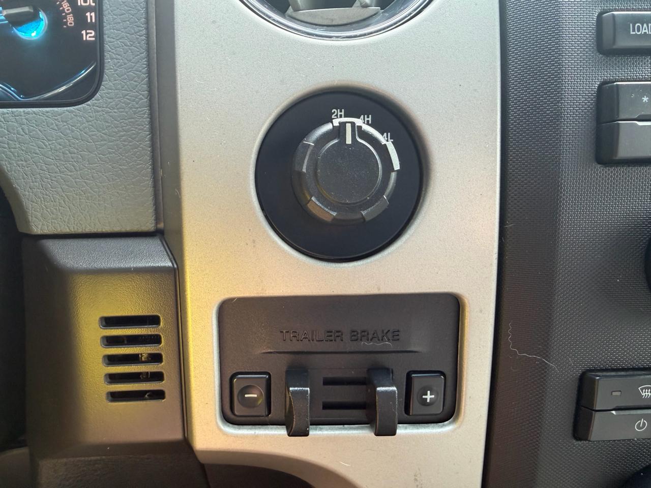 Ford F-150 XLT SuperCrew 4WD 2012