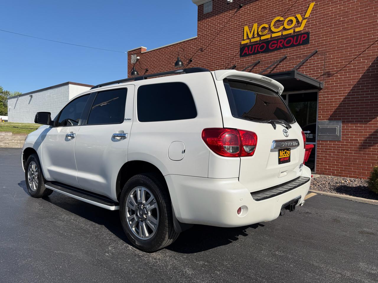 Toyota Sequoia 4WD 5.7L FFV Platinum (Natl) 2013