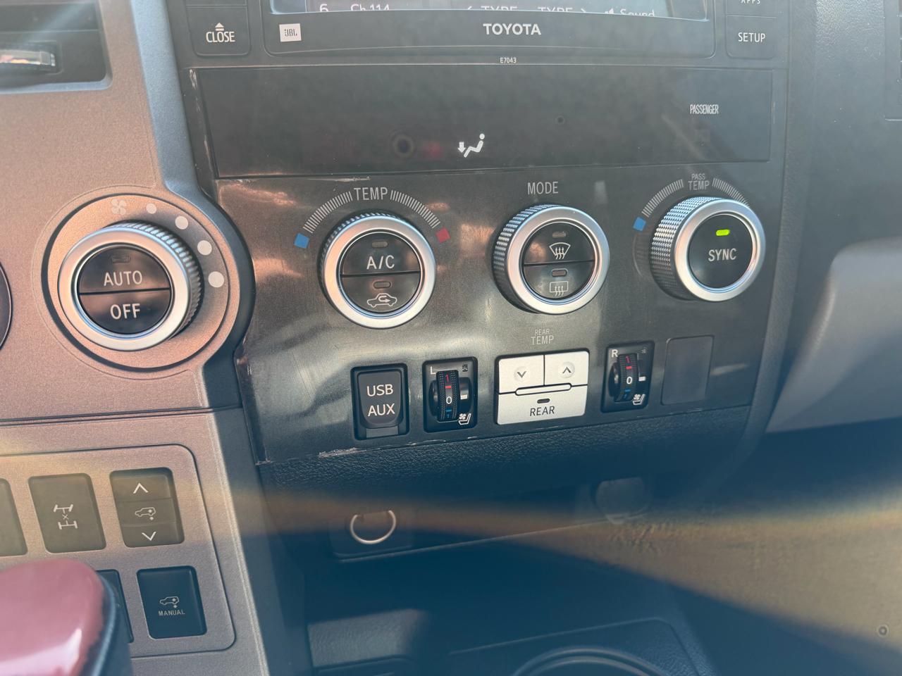 Toyota Sequoia 4WD 5.7L FFV Platinum (Natl) 2013