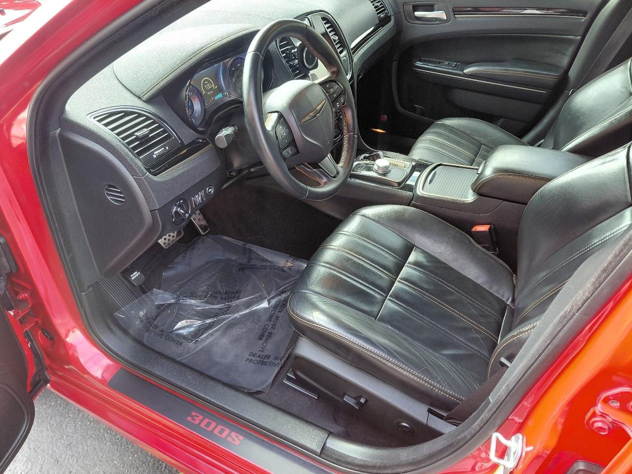 Chrysler 300 4dr Sdn 300S Alloy Edition RWD 2016