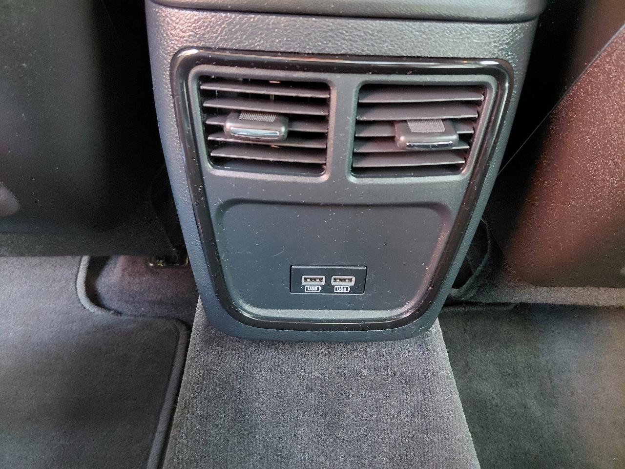 Chrysler 300 4dr Sdn 300S Alloy Edition RWD 2016