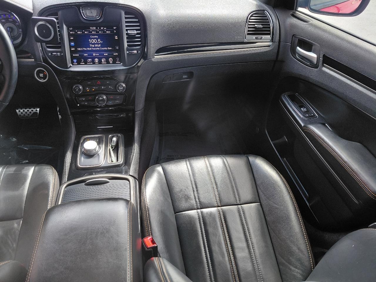 Chrysler 300 4dr Sdn 300S Alloy Edition RWD 2016