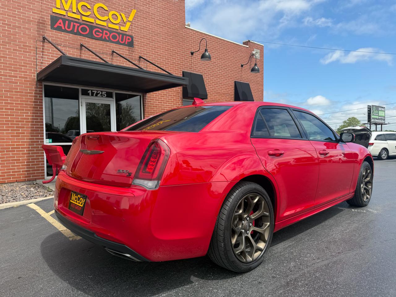 Chrysler 300 4dr Sdn 300S Alloy Edition RWD 2016
