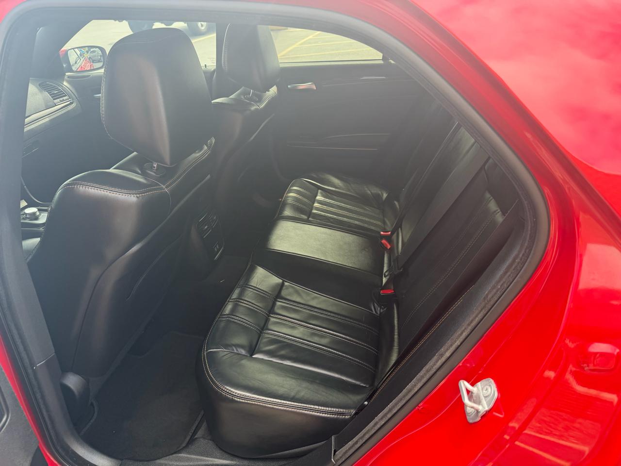 Chrysler 300 4dr Sdn 300S Alloy Edition RWD 2016