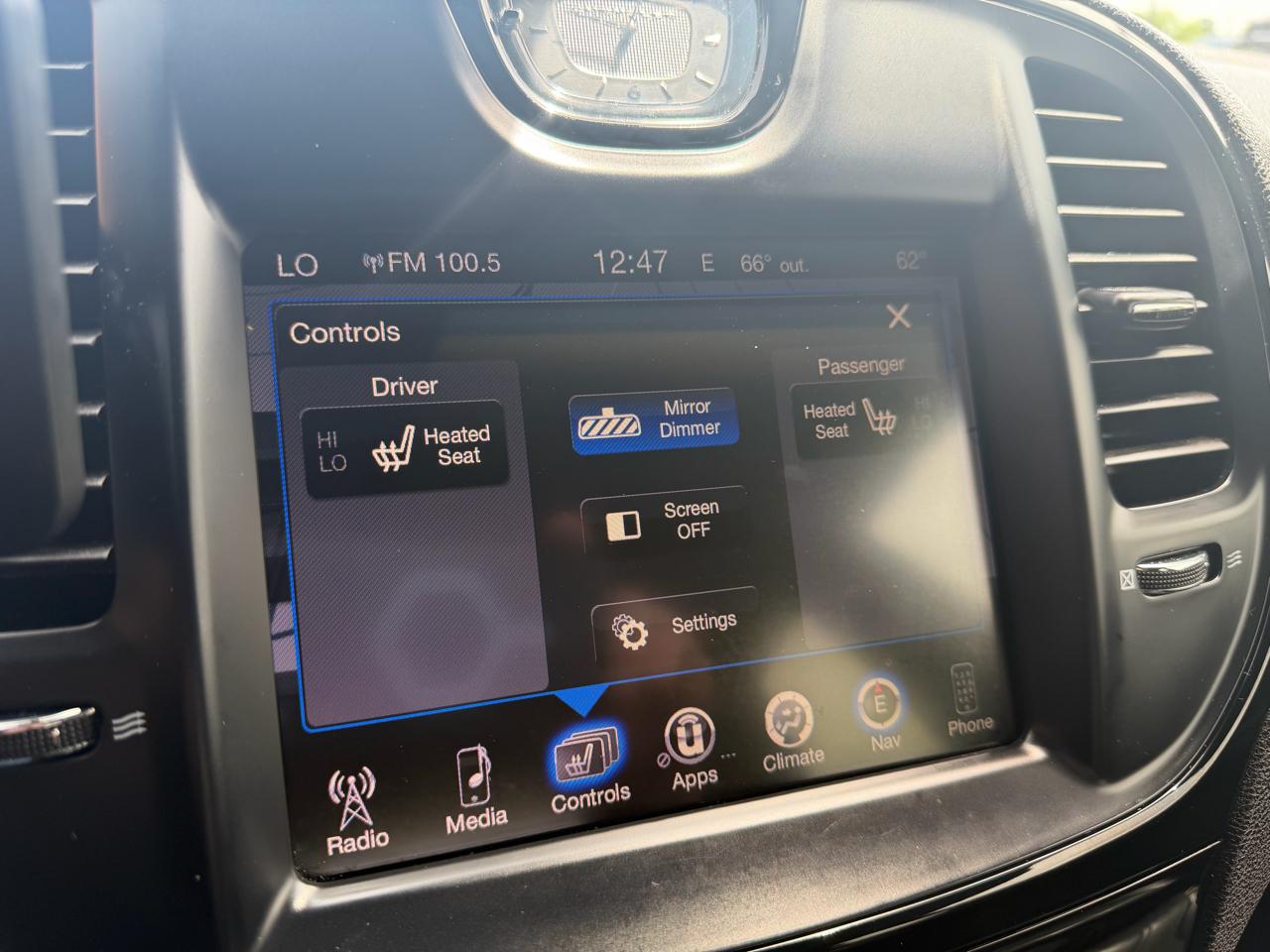 Chrysler 300 4dr Sdn 300S Alloy Edition RWD 2016