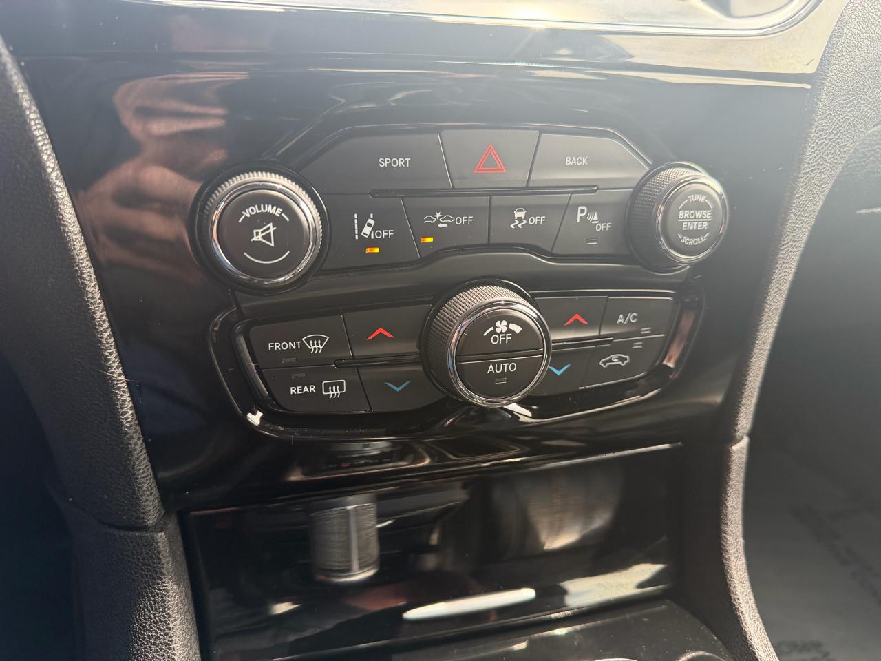 Chrysler 300 4dr Sdn 300S Alloy Edition RWD 2016