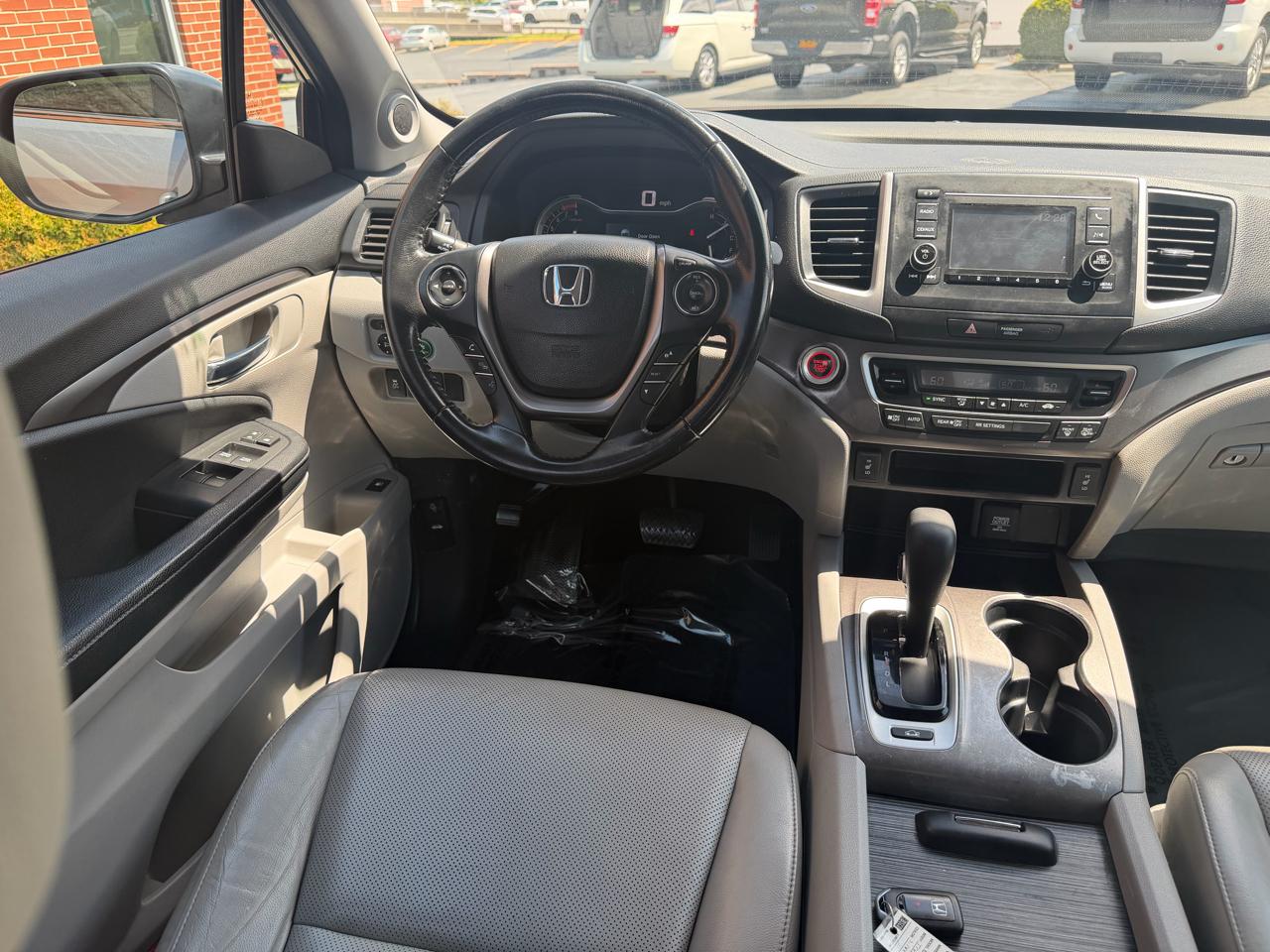 Honda Ridgeline 4WD Crew Cab RTL w/Leather 2017