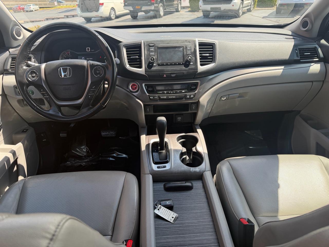 Honda Ridgeline 4WD Crew Cab RTL w/Leather 2017