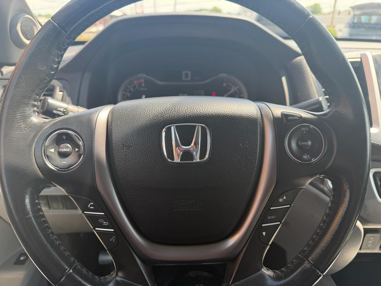 Honda Ridgeline 4WD Crew Cab RTL w/Leather 2017