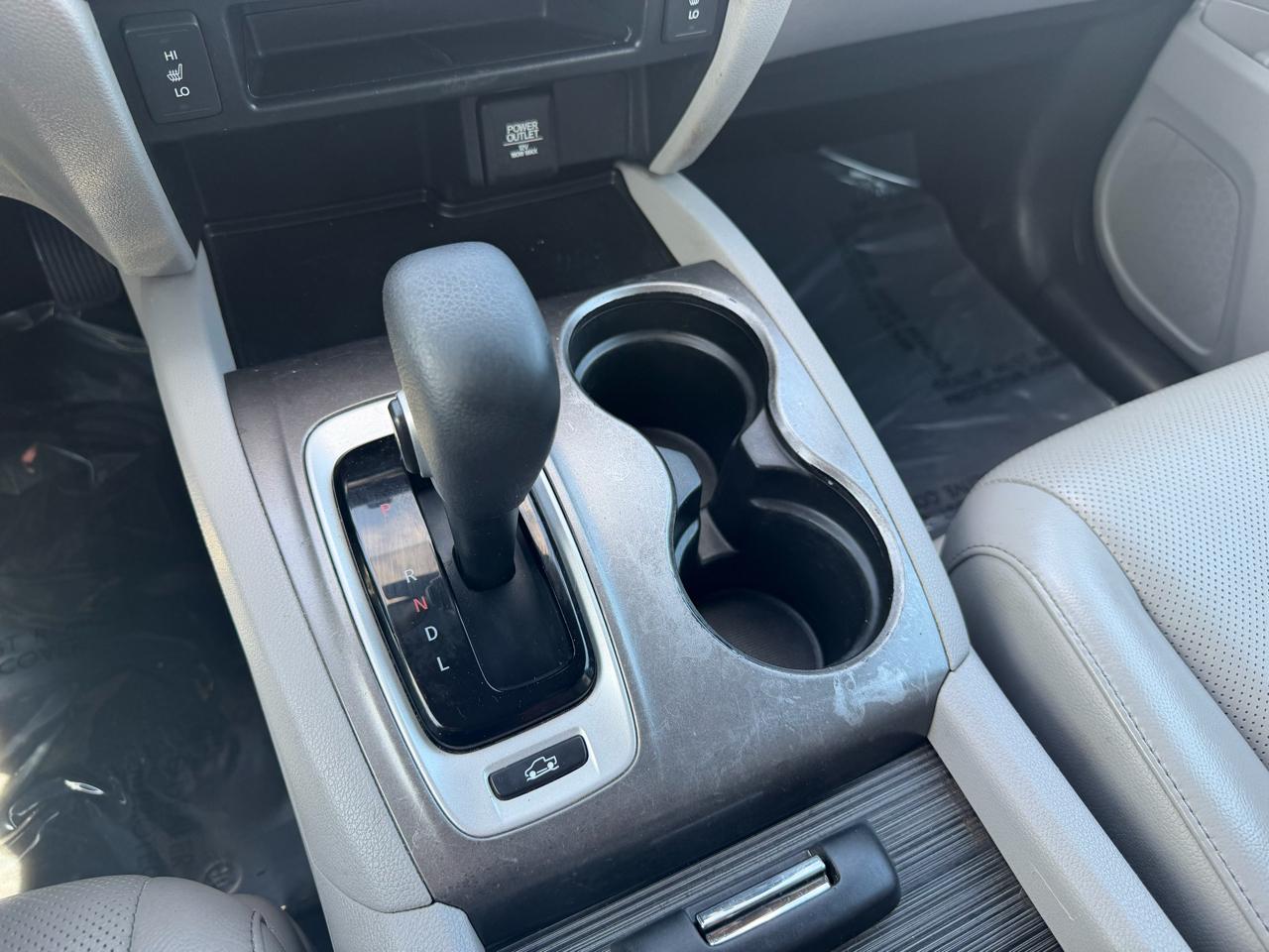 Honda Ridgeline 4WD Crew Cab RTL w/Leather 2017