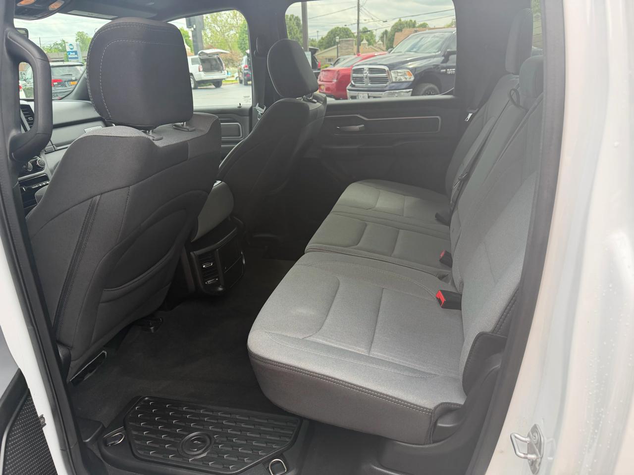 RAM 1500 Big Horn 4x4 Crew Cab 6'4" Box 2022