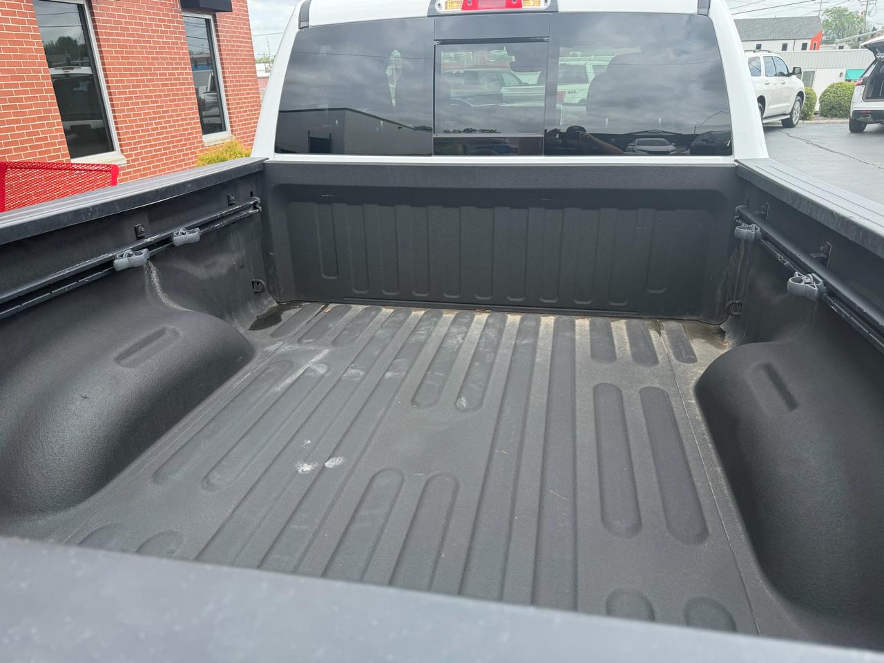 RAM 1500 Big Horn 4x4 Crew Cab 6'4" Box 2022