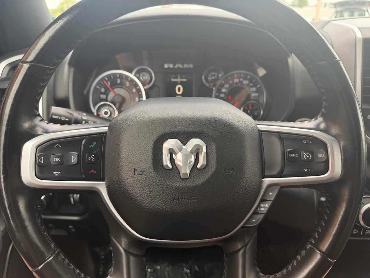 RAM 1500 Big Horn 4x4 Crew Cab 6'4" Box 2022