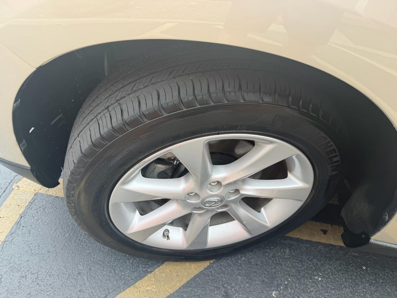 Lexus RX 350 FWD 4dr 2011