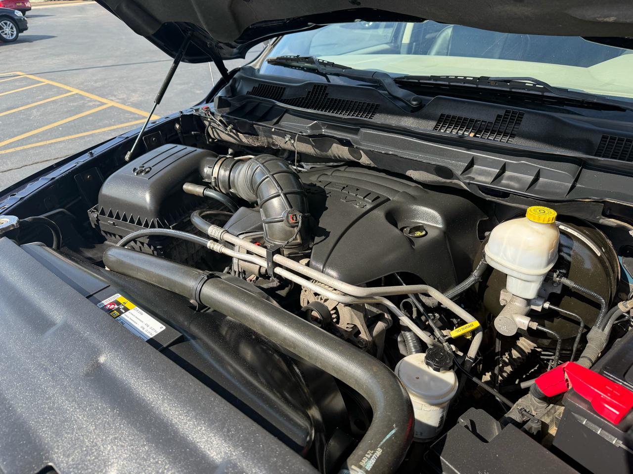 RAM 1500 4WD Crew Cab 140.5" Lone Star 2012