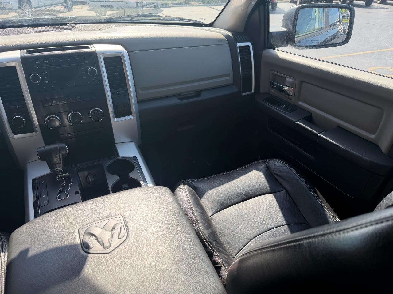 RAM 1500 4WD Crew Cab 140.5" Lone Star 2012