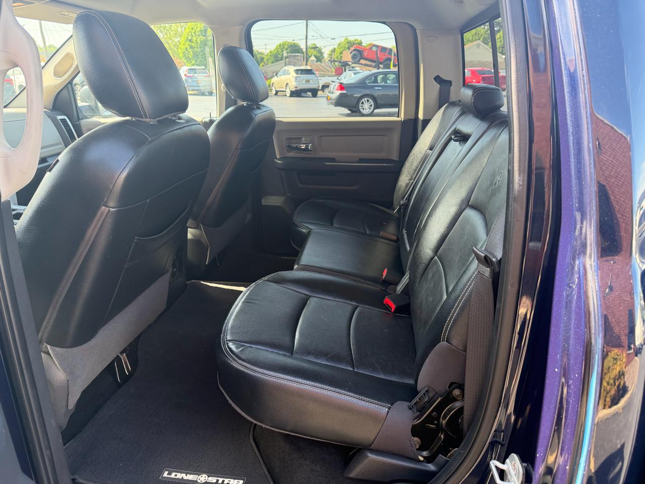 RAM 1500 4WD Crew Cab 140.5" Lone Star 2012