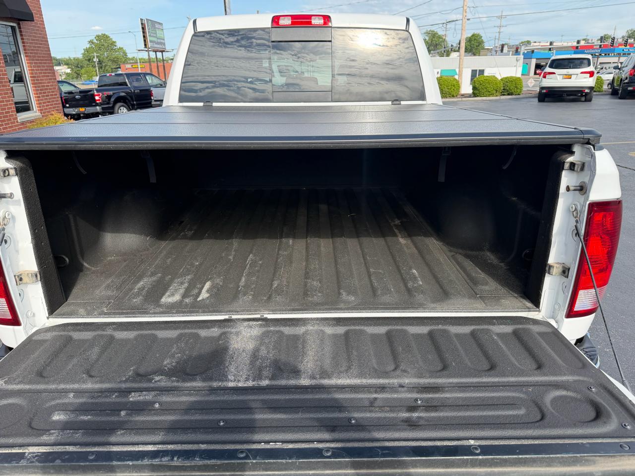 RAM 1500 Big Horn Crew Cab 4WD 2017