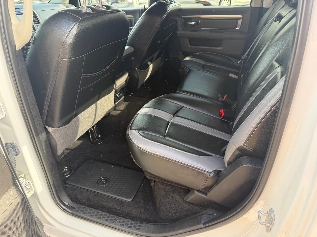 RAM 1500 Big Horn Crew Cab 4WD 2017