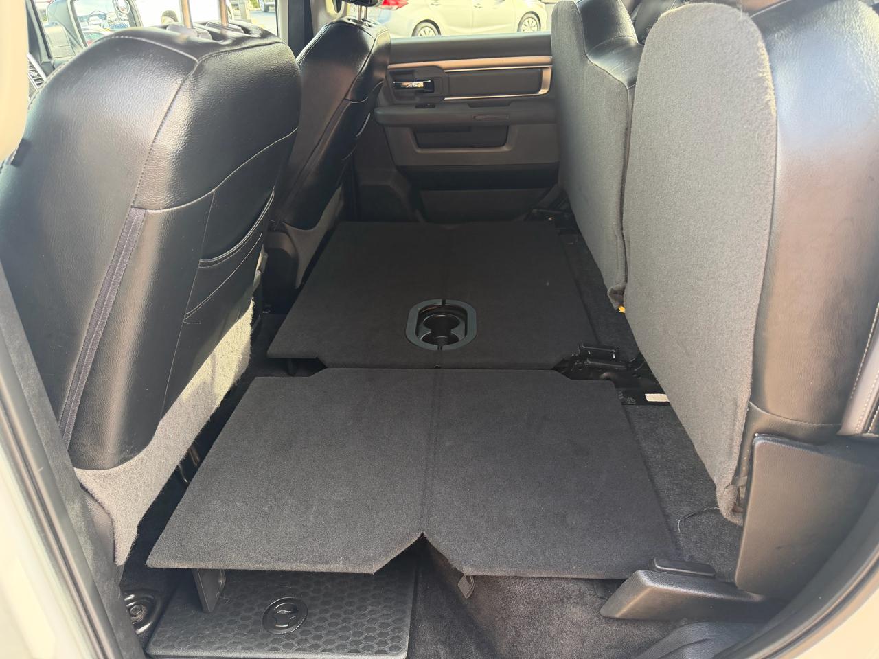 RAM 1500 Big Horn Crew Cab 4WD 2017