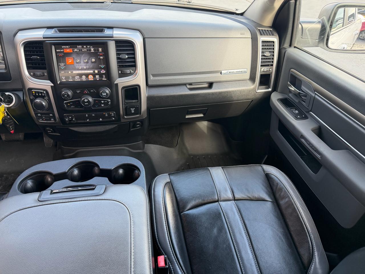 RAM 1500 Big Horn Crew Cab 4WD 2017
