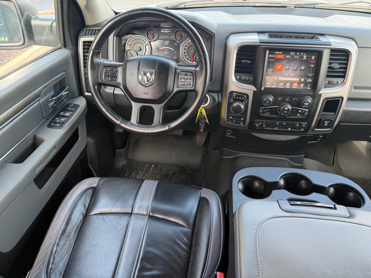 RAM 1500 Big Horn Crew Cab 4WD 2017