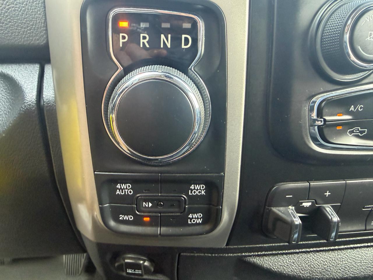 RAM 1500 Big Horn Crew Cab 4WD 2017