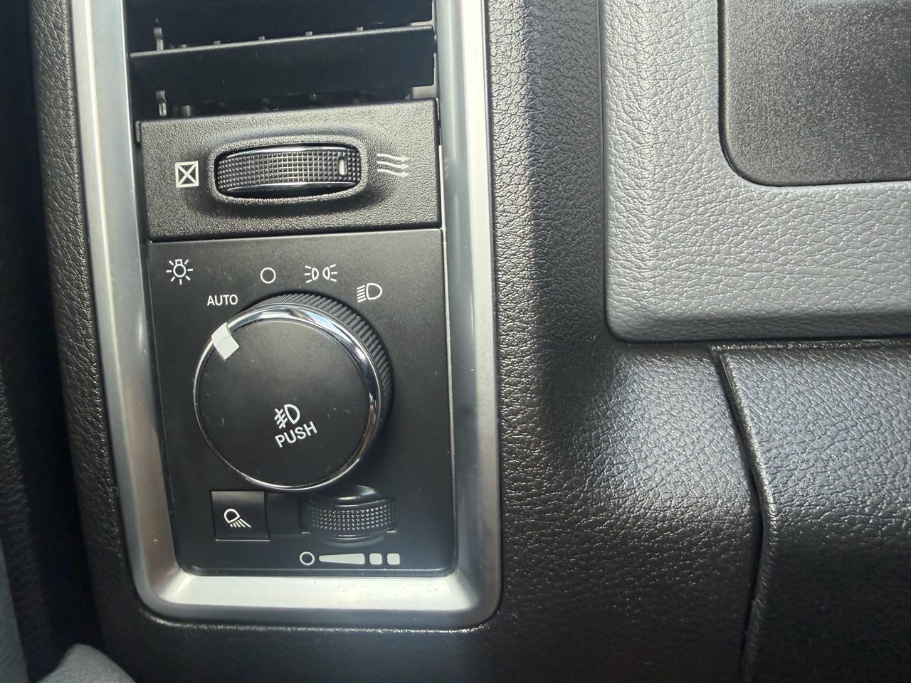 RAM 1500 Big Horn Crew Cab 4WD 2017