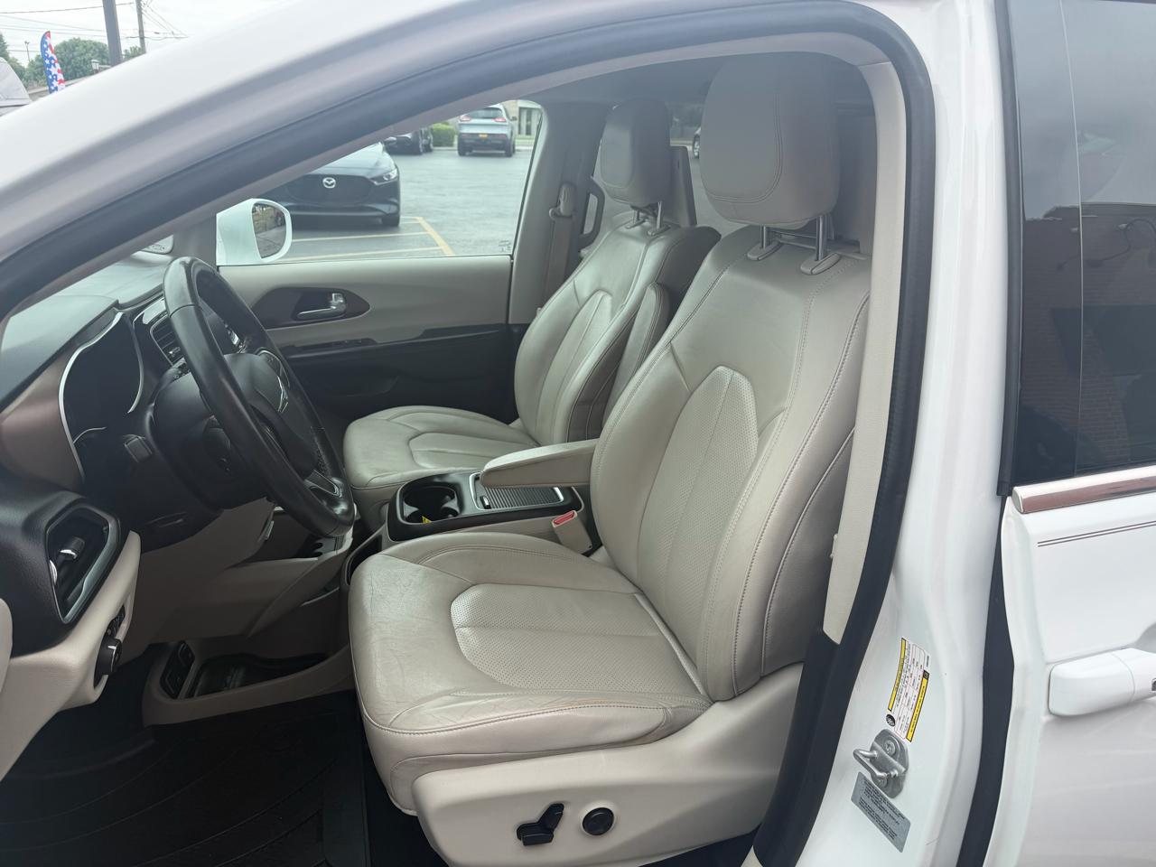 Chrysler Pacifica Touring-L Plus FWD 2017