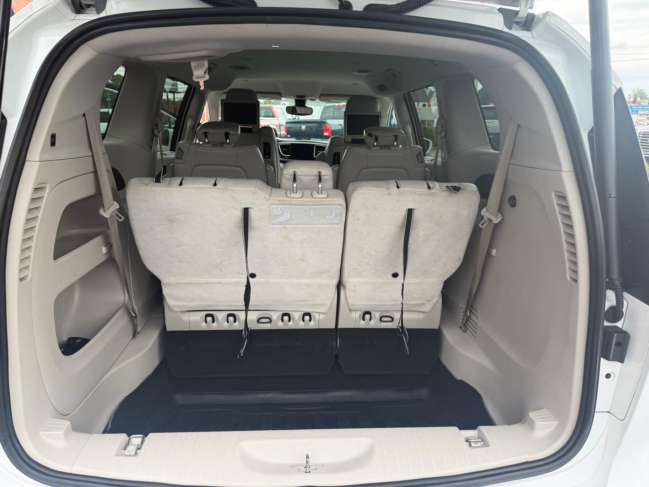 Chrysler Pacifica Touring-L Plus FWD 2017