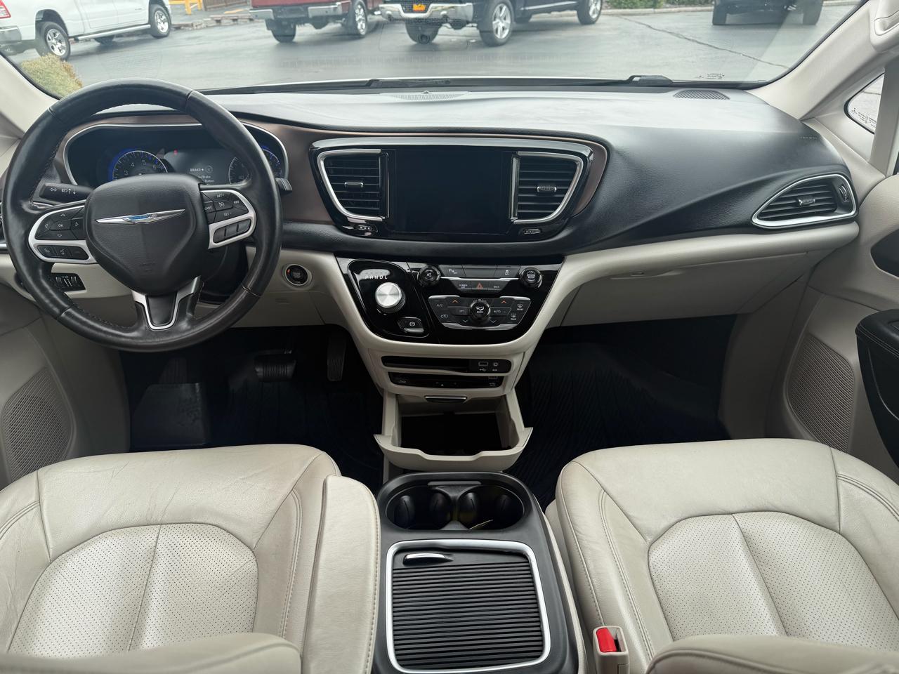 Chrysler Pacifica Touring-L Plus FWD 2017