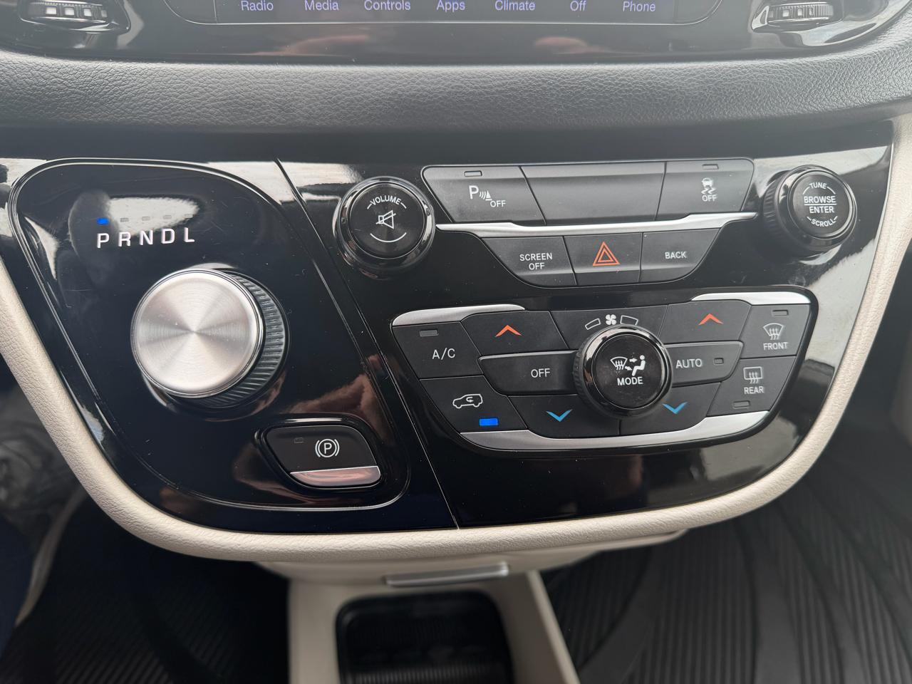 Chrysler Pacifica Touring-L Plus FWD 2017