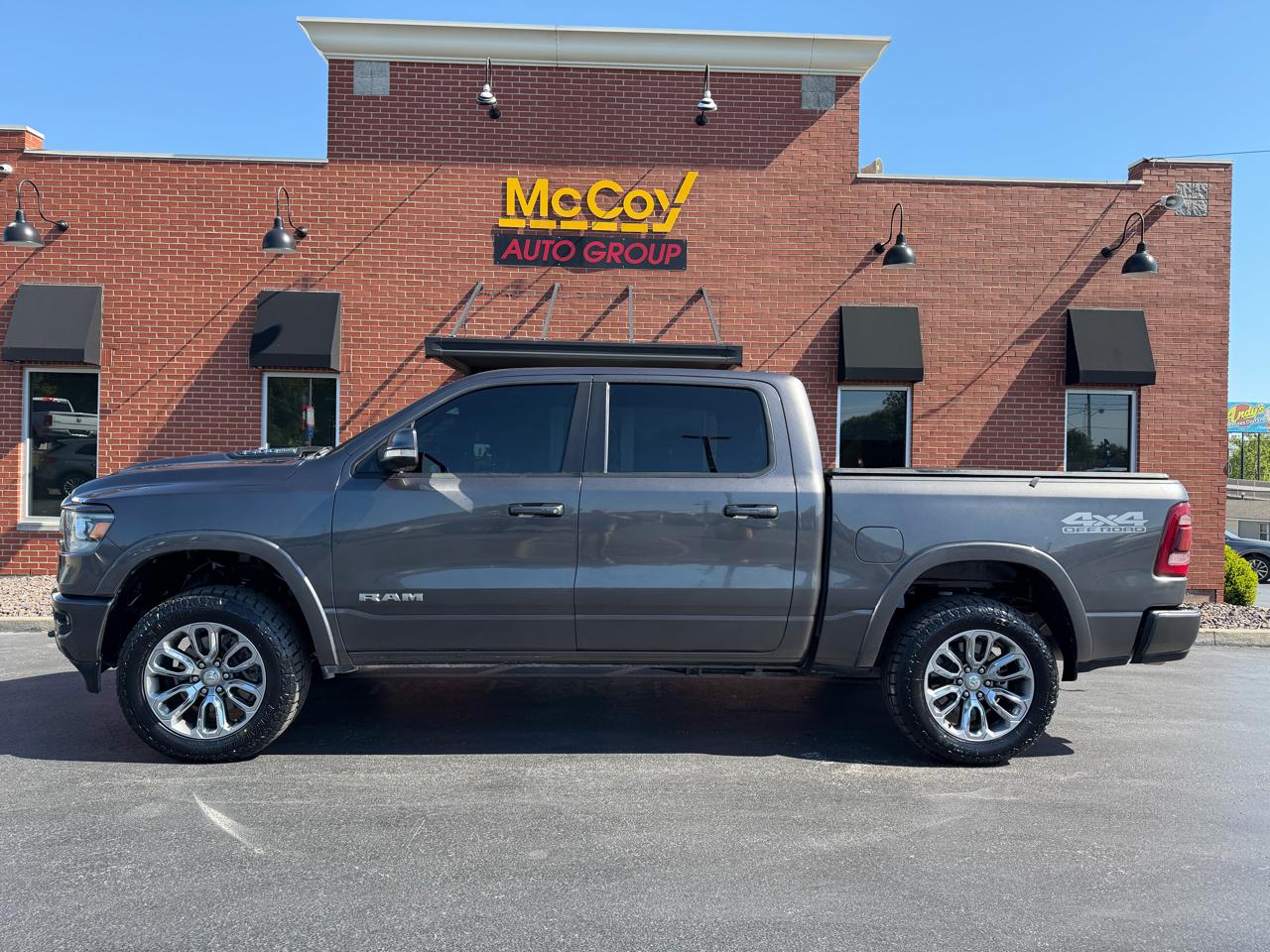 RAM 1500 Laramie 4x4 Crew Cab 5'7" Box 2020