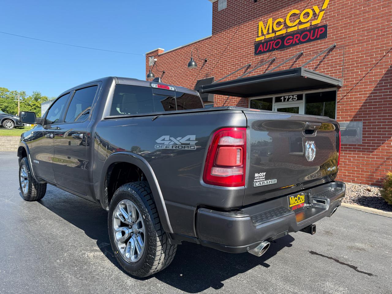 RAM 1500 Laramie 4x4 Crew Cab 5'7" Box 2020
