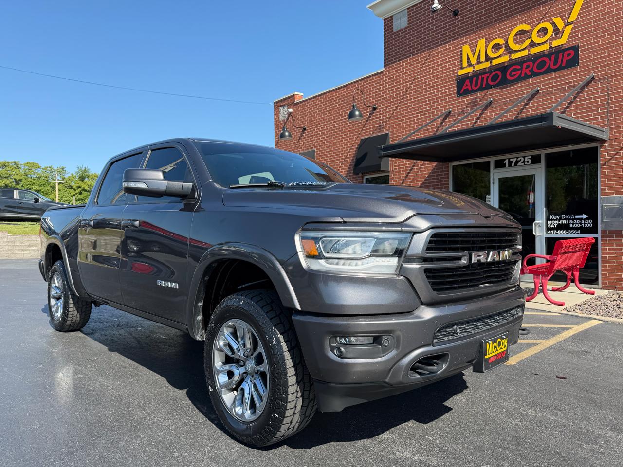 2020 RAM 1500 Laramie 4x4 Crew Cab 5'7" Box