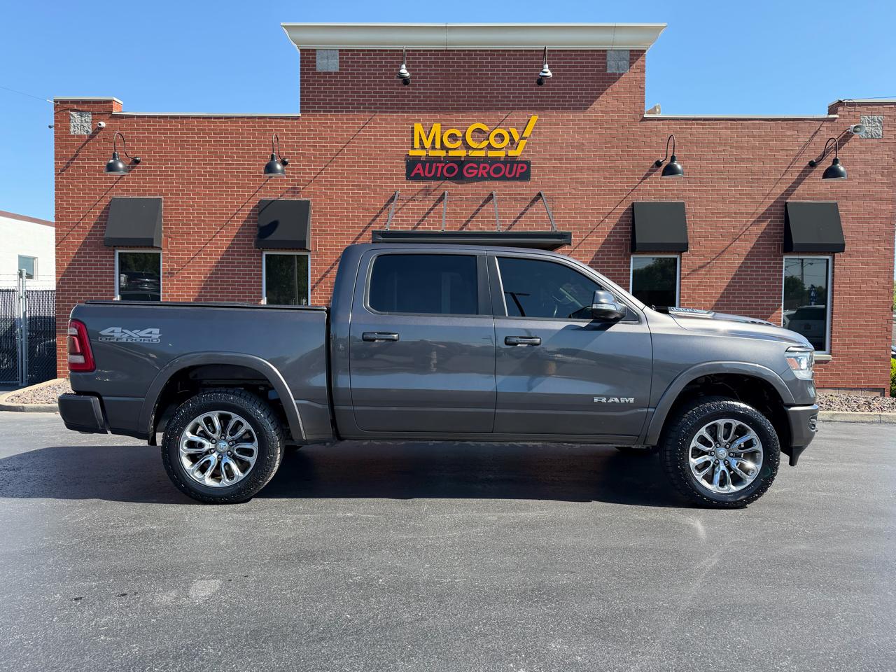 RAM 1500 Laramie 4x4 Crew Cab 5'7" Box 2020