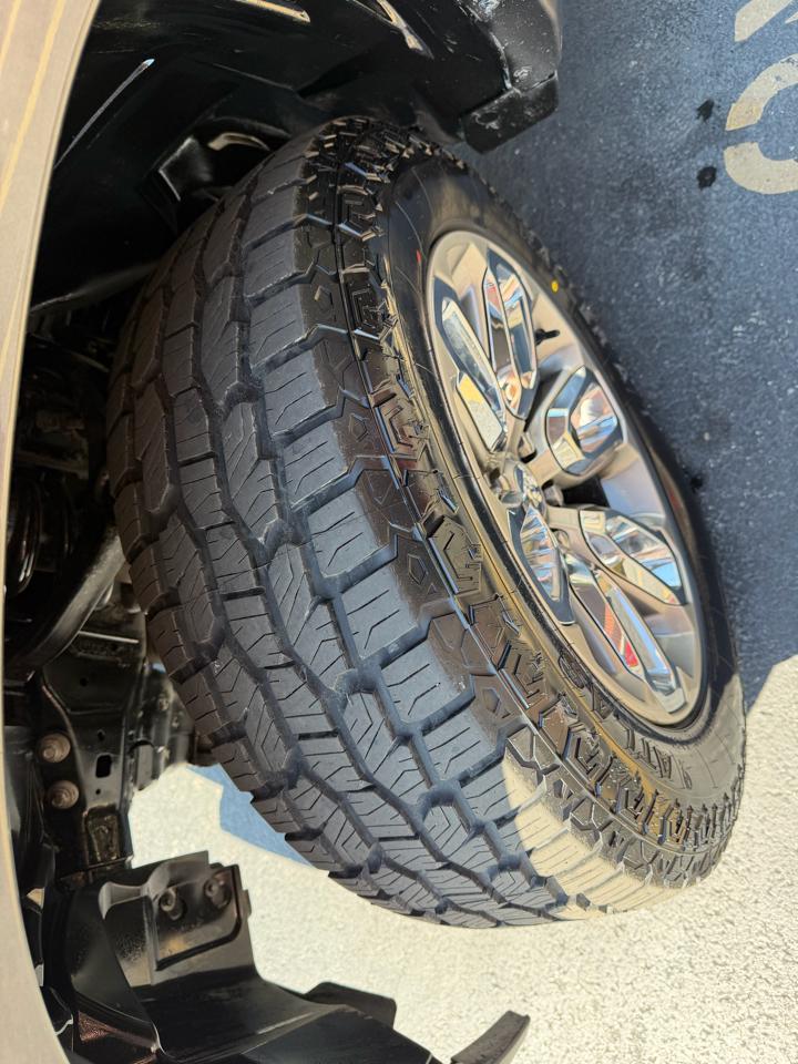 RAM 1500 Laramie 4x4 Crew Cab 5'7" Box 2020