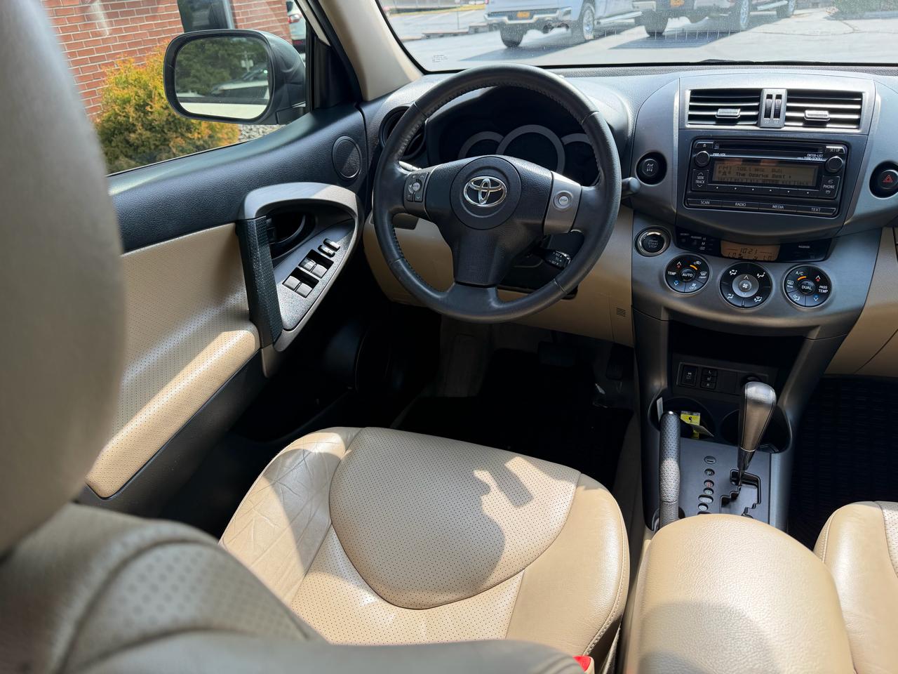 Toyota RAV4 Limited V6 4WD 2012