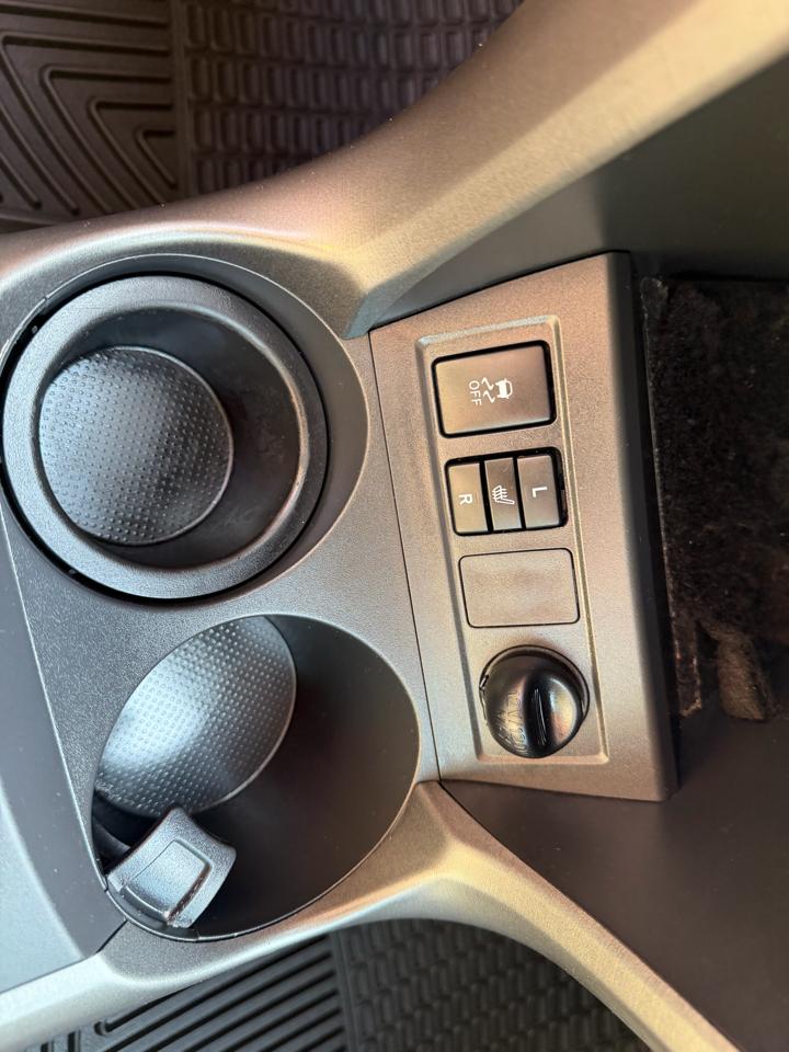 Toyota RAV4 Limited V6 4WD 2012