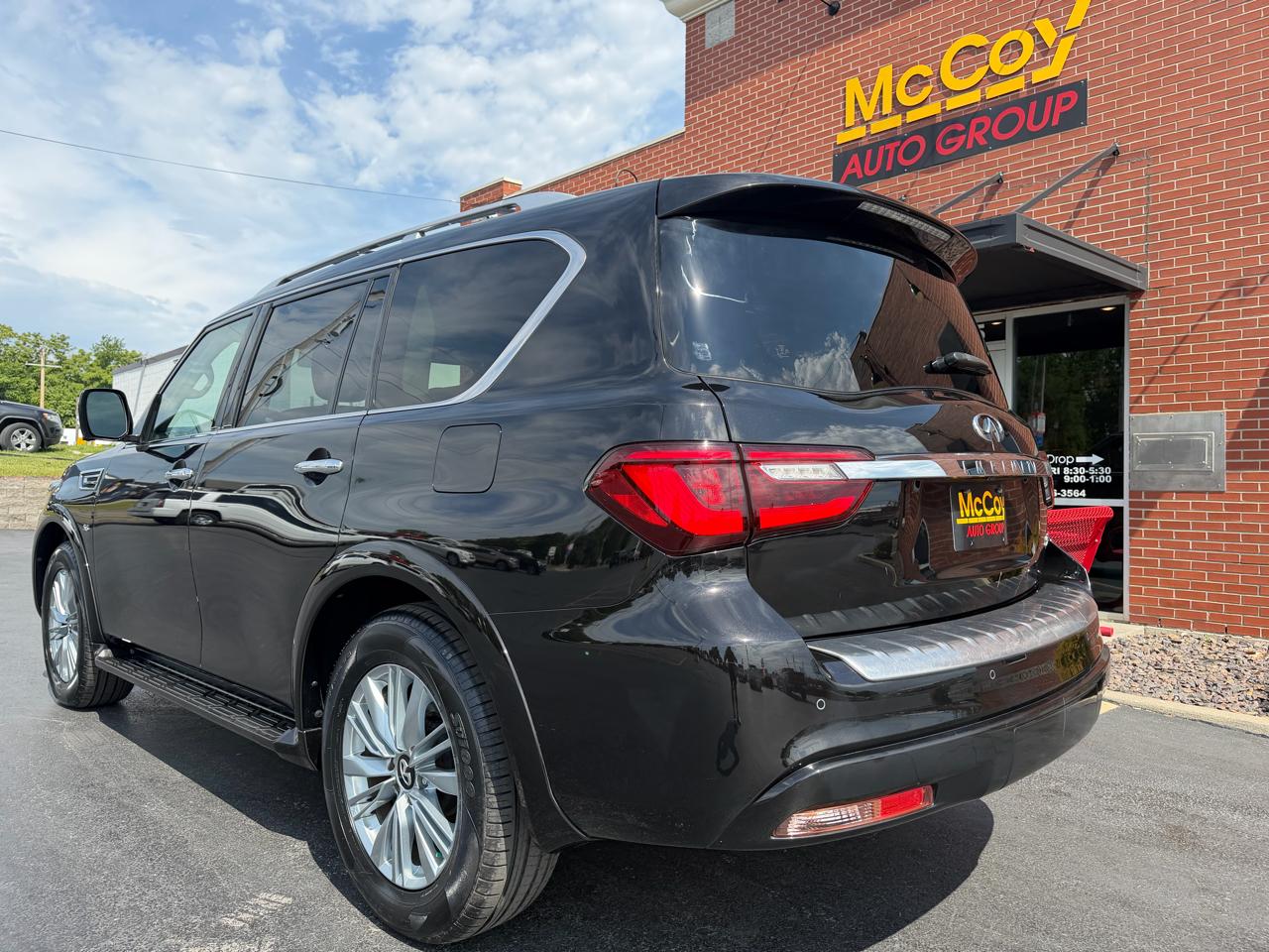 Infiniti QX80 LUXE AWD 2019