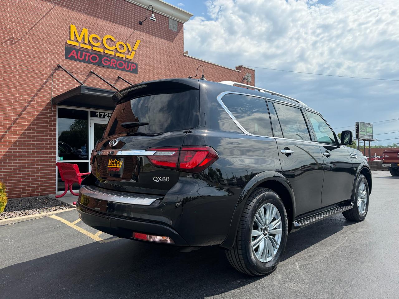 Infiniti QX80 LUXE AWD 2019