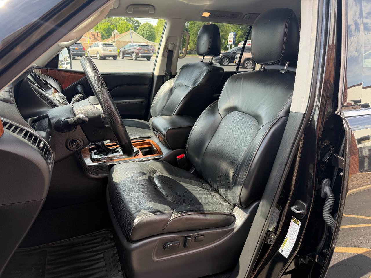 Infiniti QX80 LUXE AWD 2019