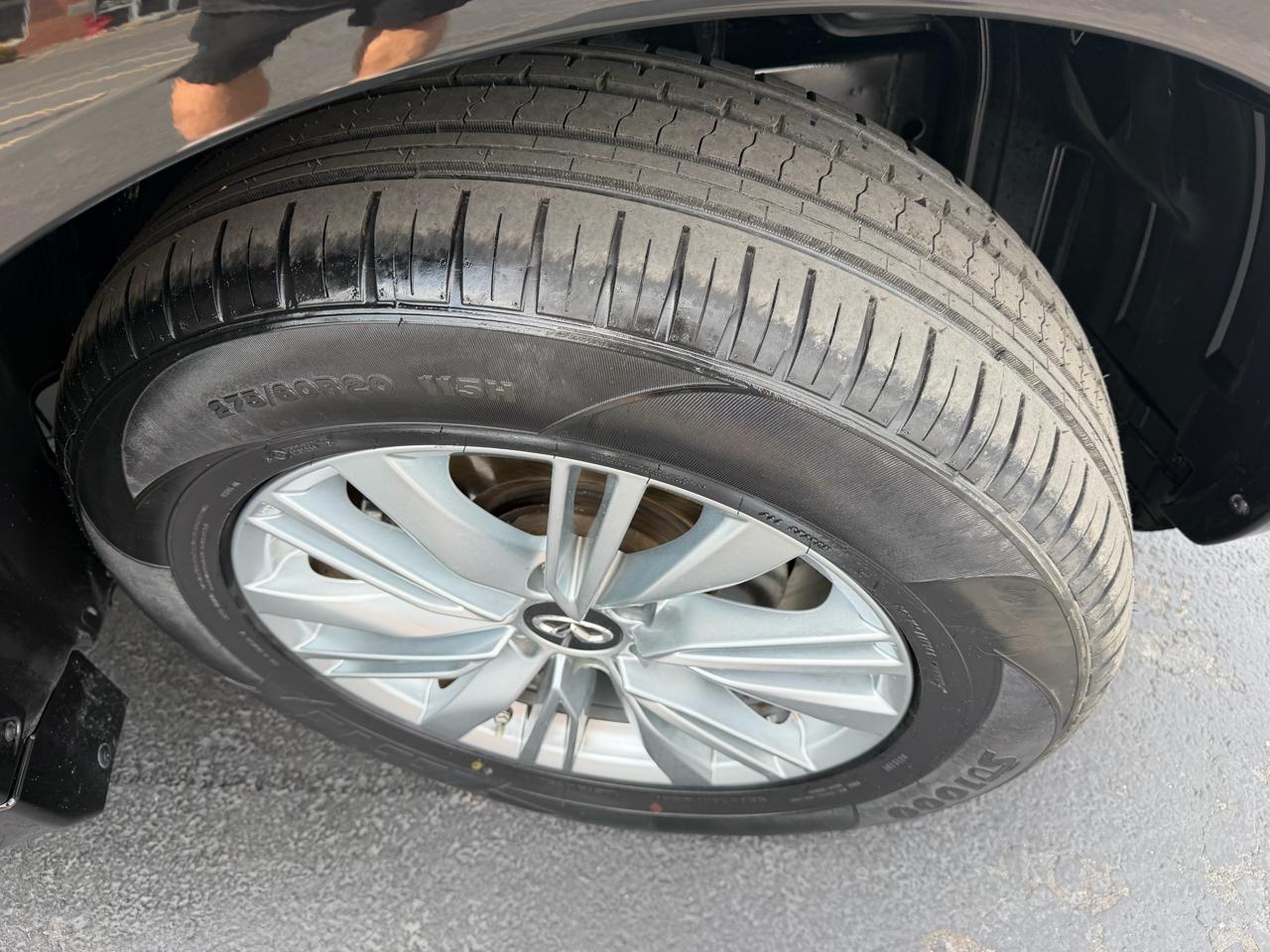 Infiniti QX80 LUXE AWD 2019
