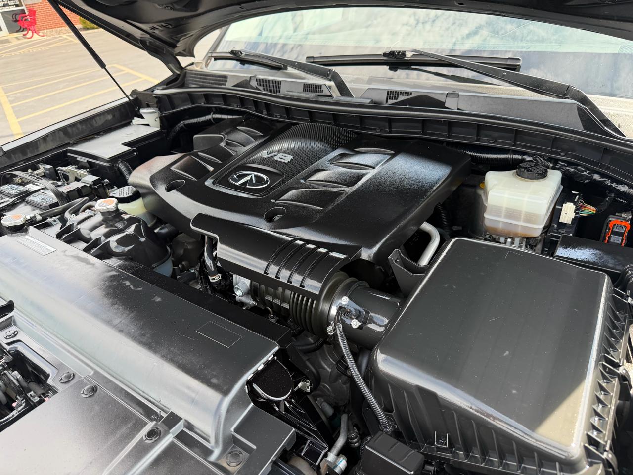 Infiniti QX80 LUXE AWD 2019